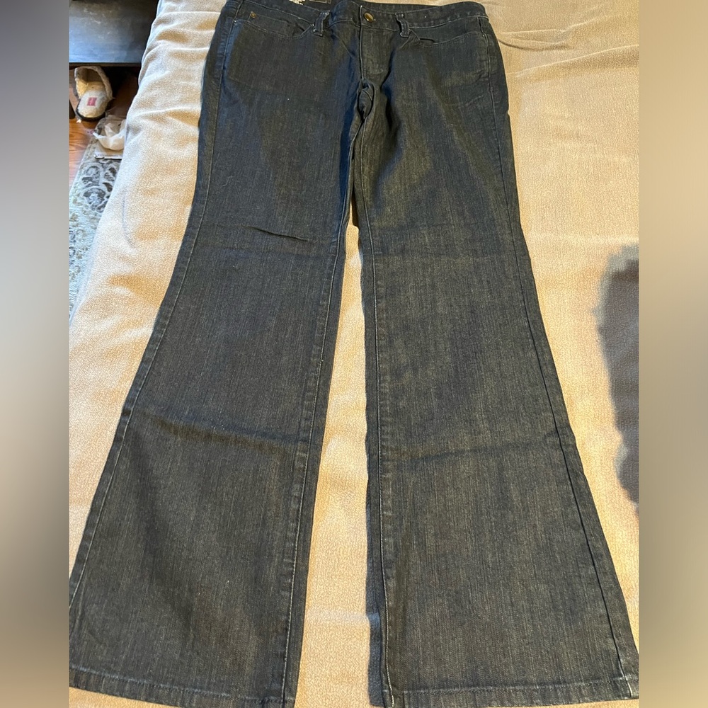 Mossimo Black Women’s Dark Indigo Blue Jeans Sz 12